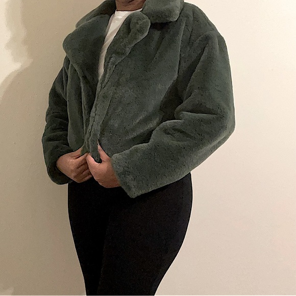 Green Fur Jacket - Picture 5 of 6
